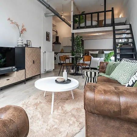4p, Center, Close To & Station * Tilburg