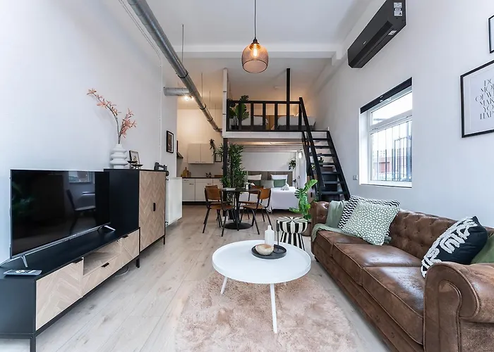 4p, Center, Close To & Station Apartment *