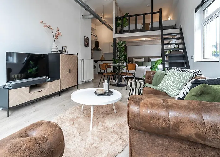 4p, Center, Close To & Station * Tilburg