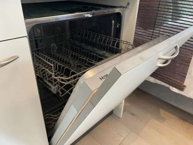 4p, Center, Close To & Station * Tilburg