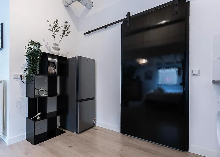 4p, Center, Close To & Station Τίλμπουργκ